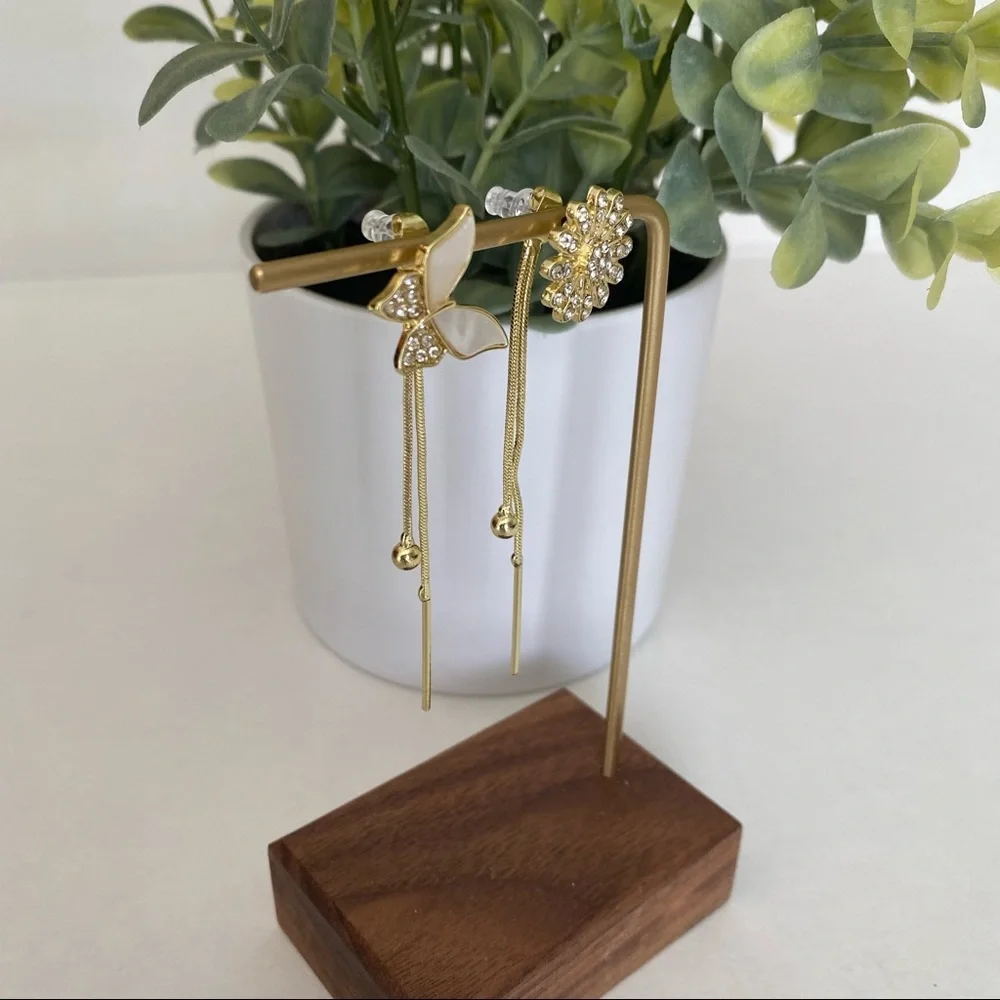 Daisy Butterfly Earrings‎